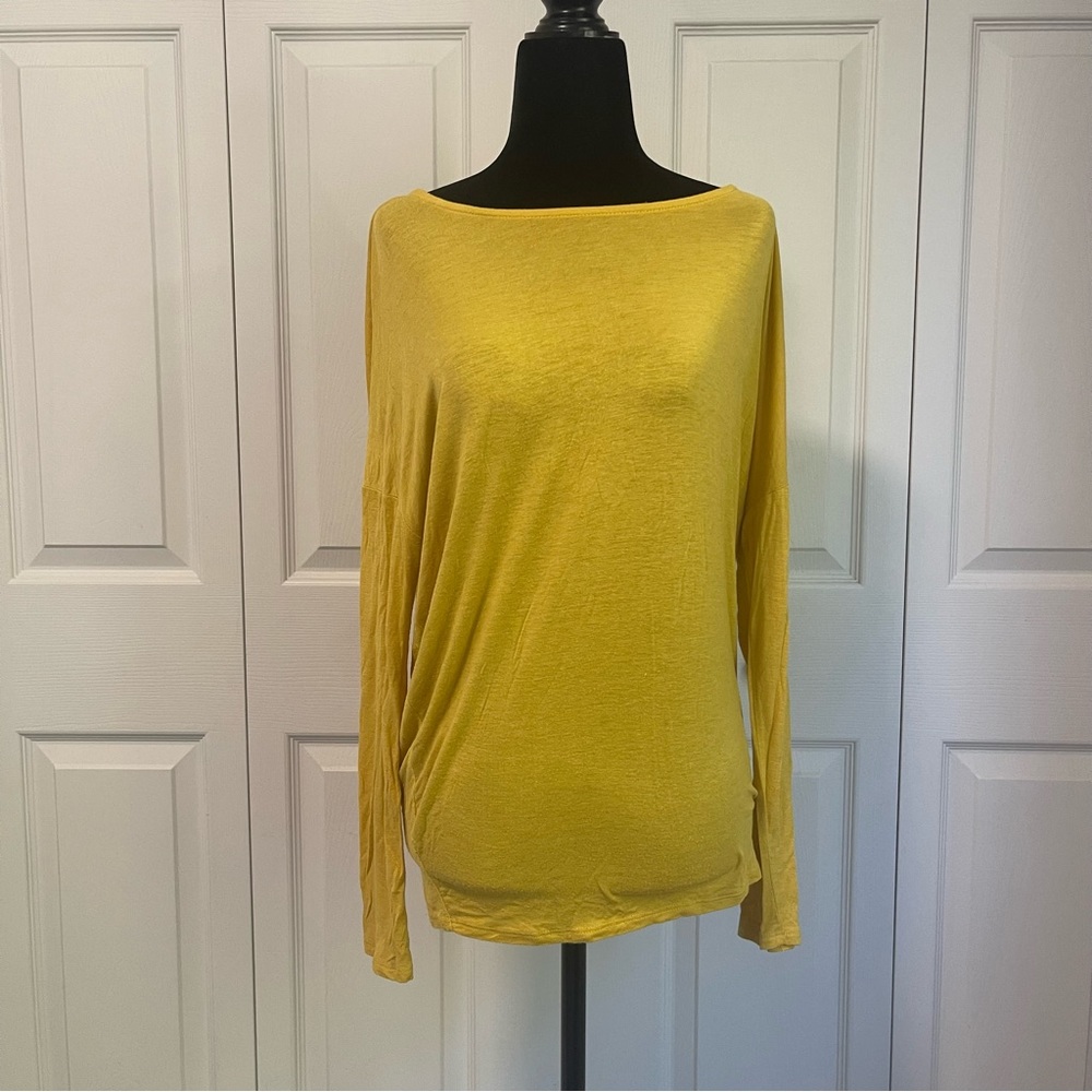 ENTI | Mustard Yellow Long Sleeved Top